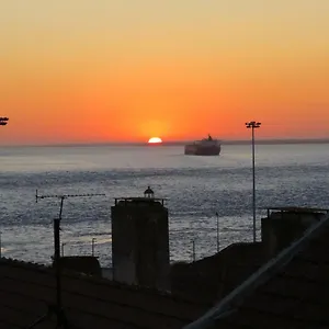 https://tejo-house-river-lisbon.hotels-lisbon-portugal.com